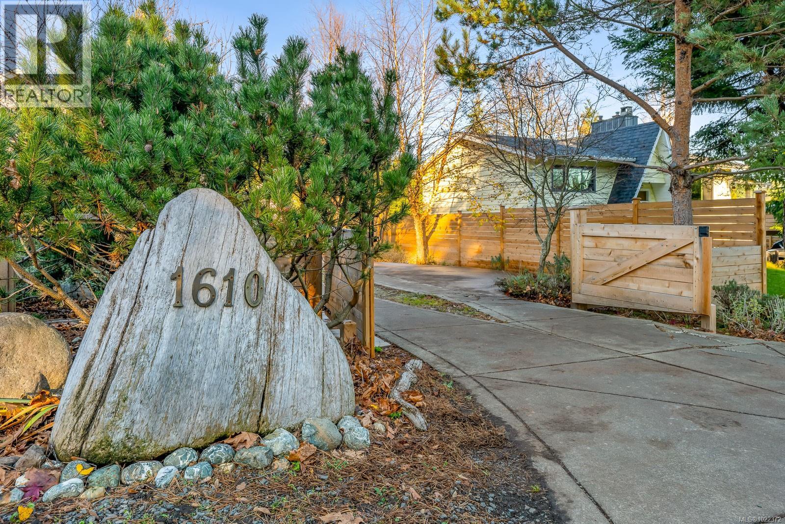 1610 Dogwood Ave, Comox