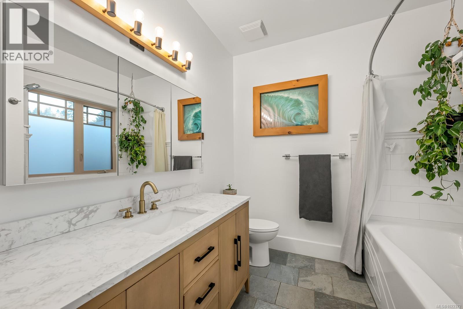 1610 Dogwood Ave, Comox