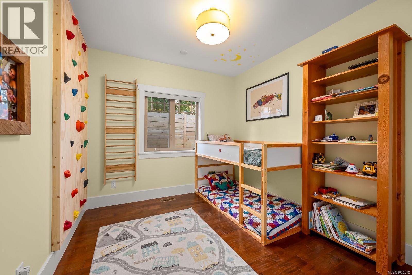 1610 Dogwood Ave, Comox