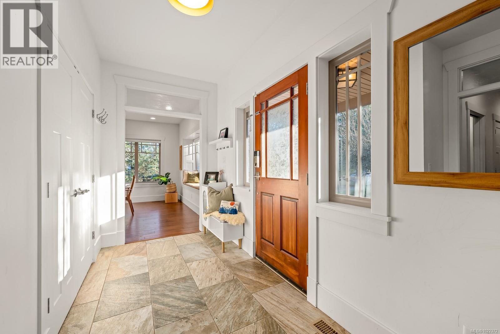 1610 Dogwood Ave, Comox