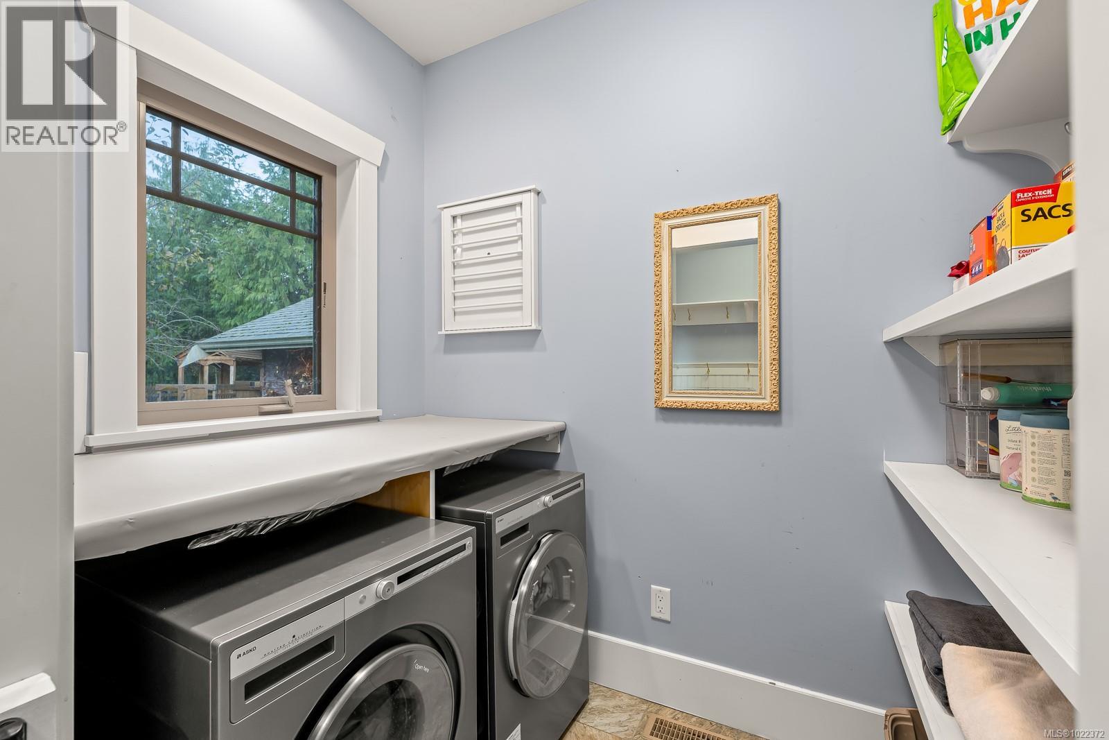 1610 Dogwood Ave, Comox