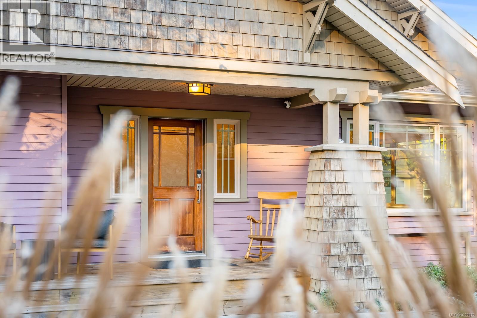 1610 Dogwood Ave, Comox