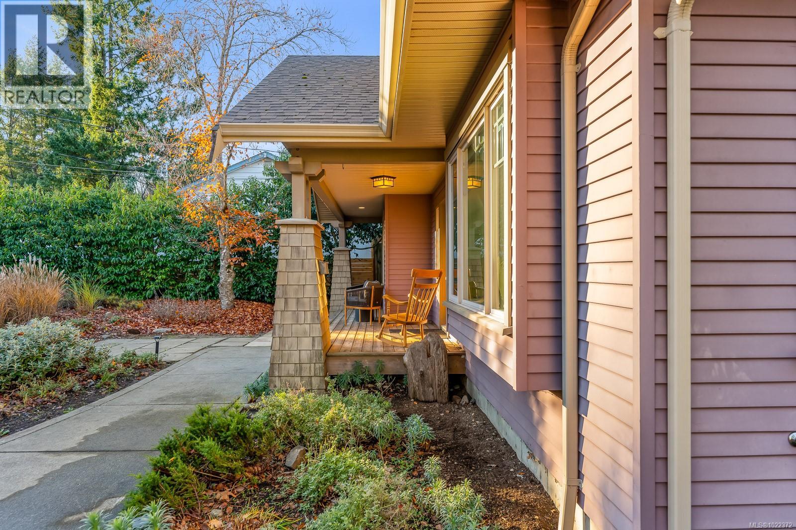 1610 Dogwood Ave, Comox