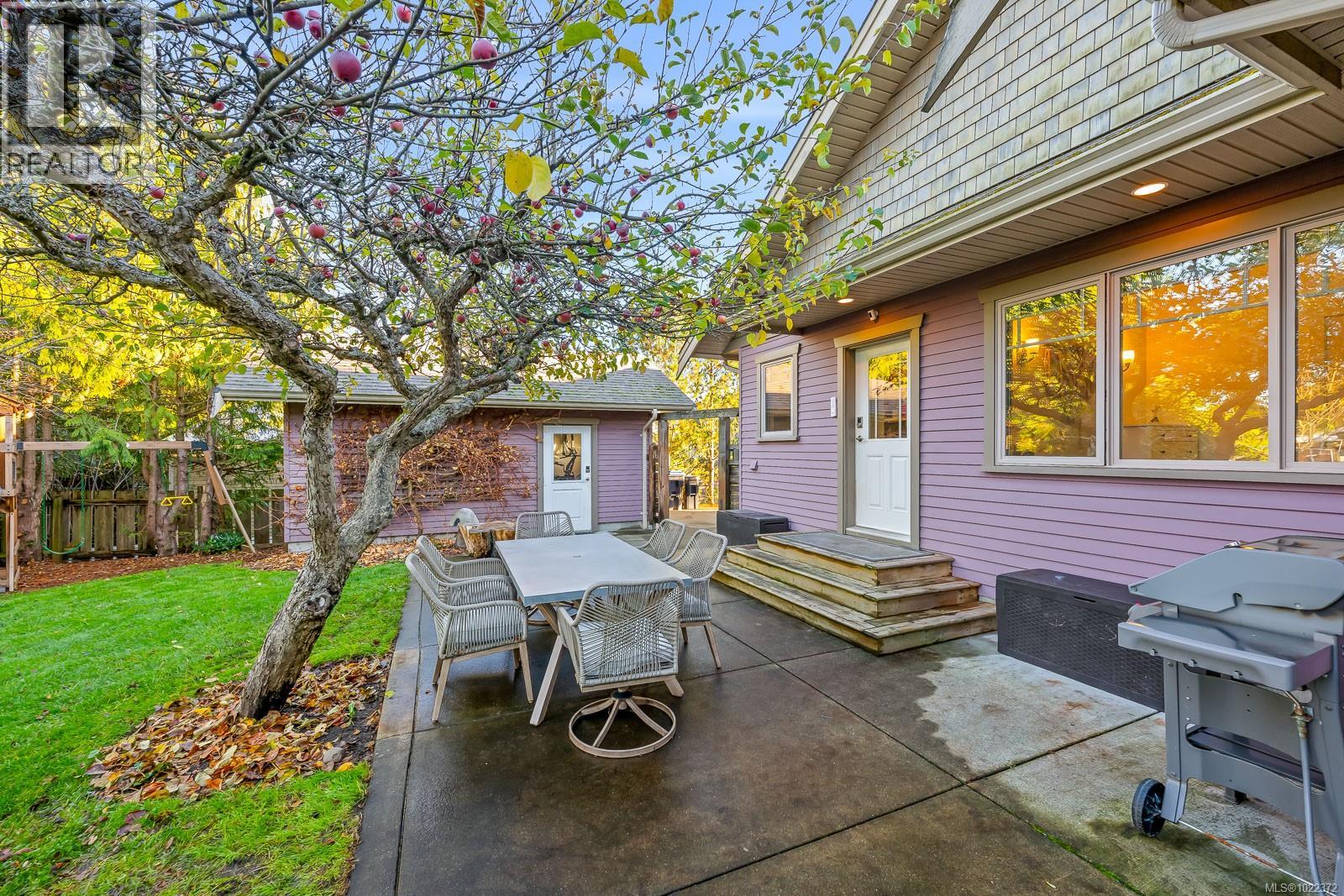 1610 Dogwood Ave, Comox