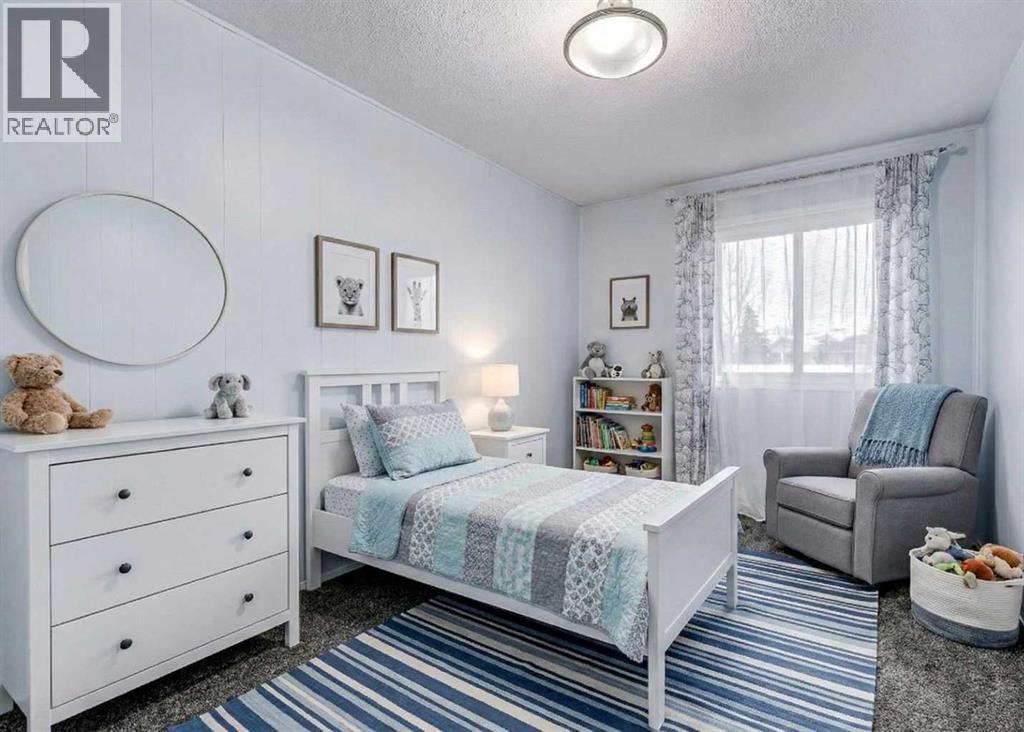 Single Family House for Sale in    Avenue Acadia Calgary 