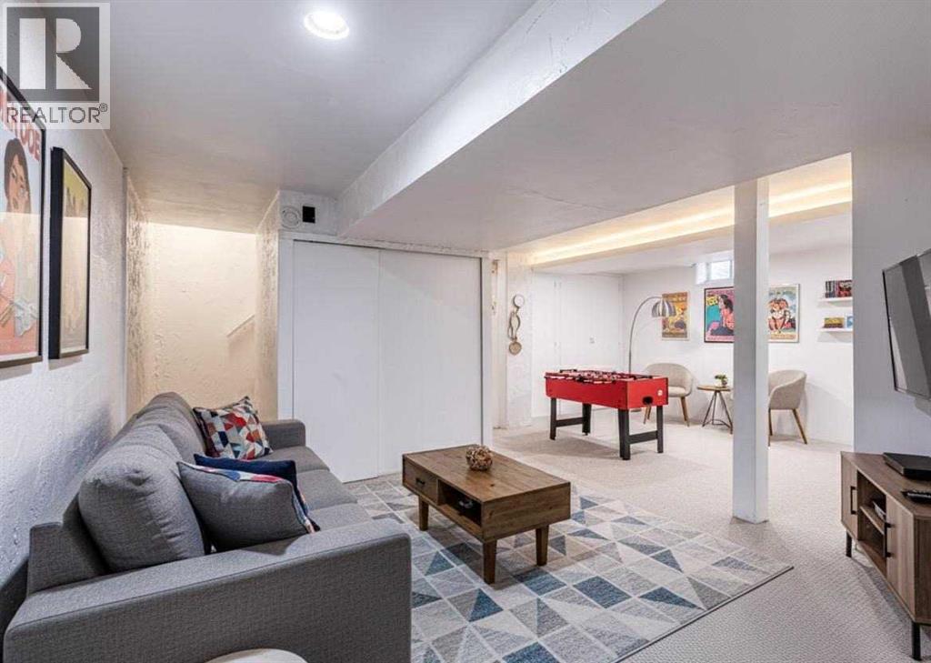 Single Family House for Sale in    Avenue Acadia Calgary 