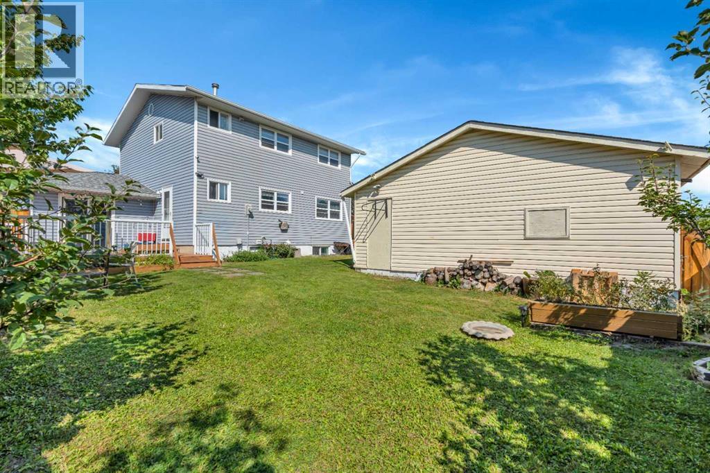 Single Family House for Sale in  Rundlehorn Drive NE Rundle Calgary 