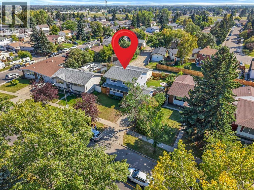 Single Family House for Sale in  Rundlehorn Drive NE Rundle Calgary 