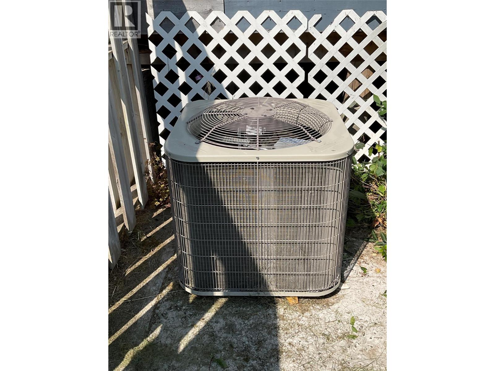 706 Central Avenue, Midway