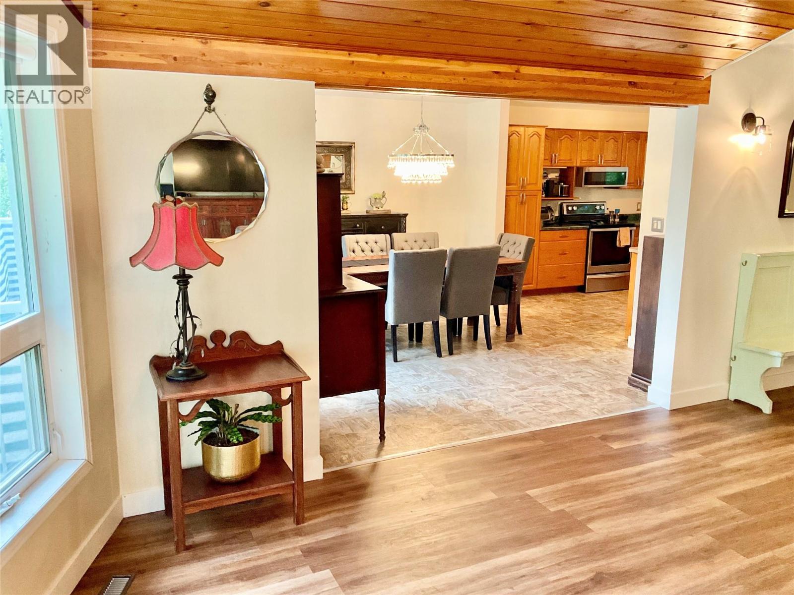 706 Central Avenue, Midway