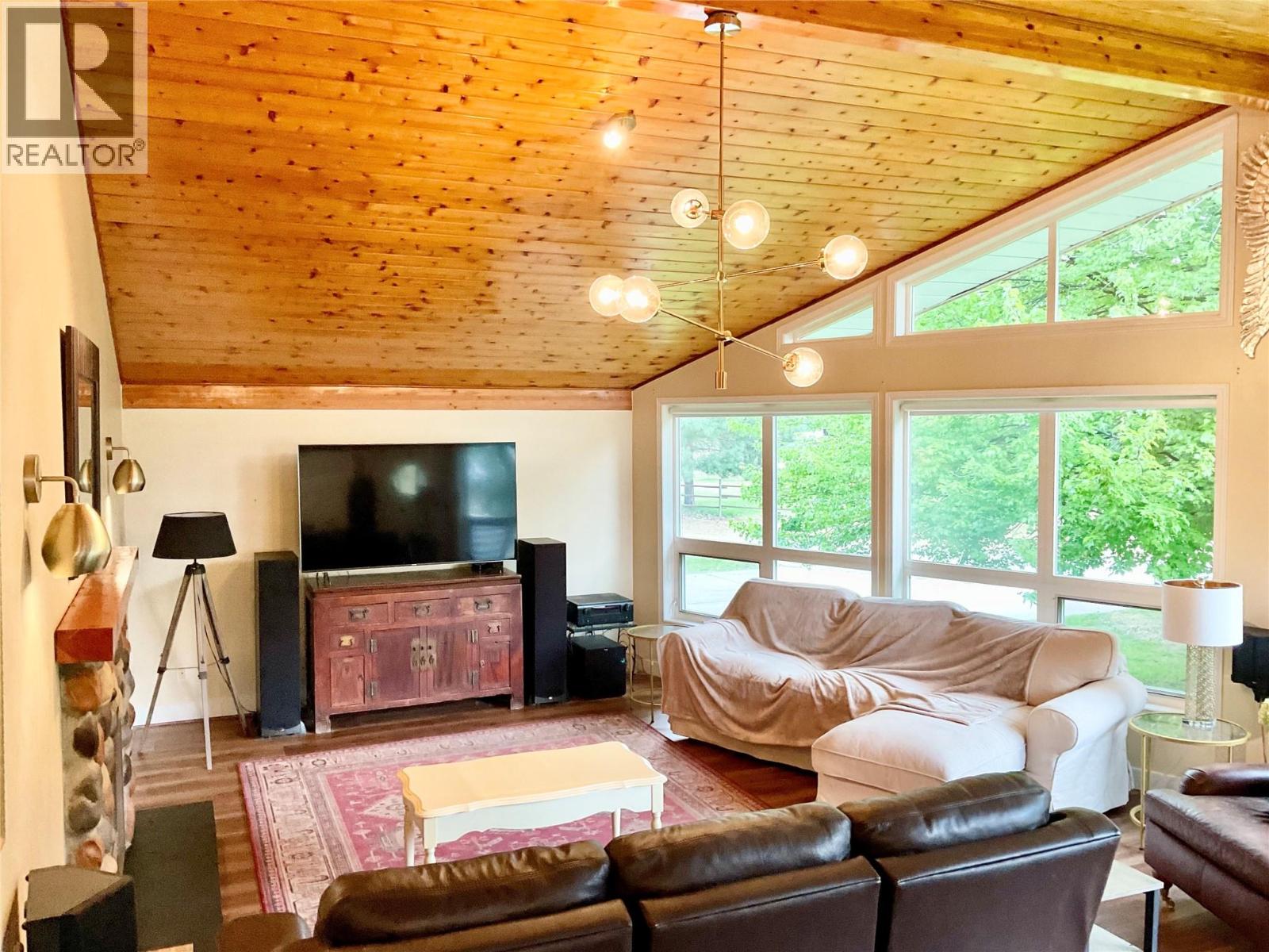 706 Central Avenue, Midway