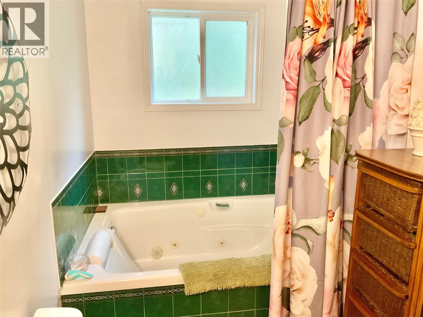 706 Central Avenue, Midway