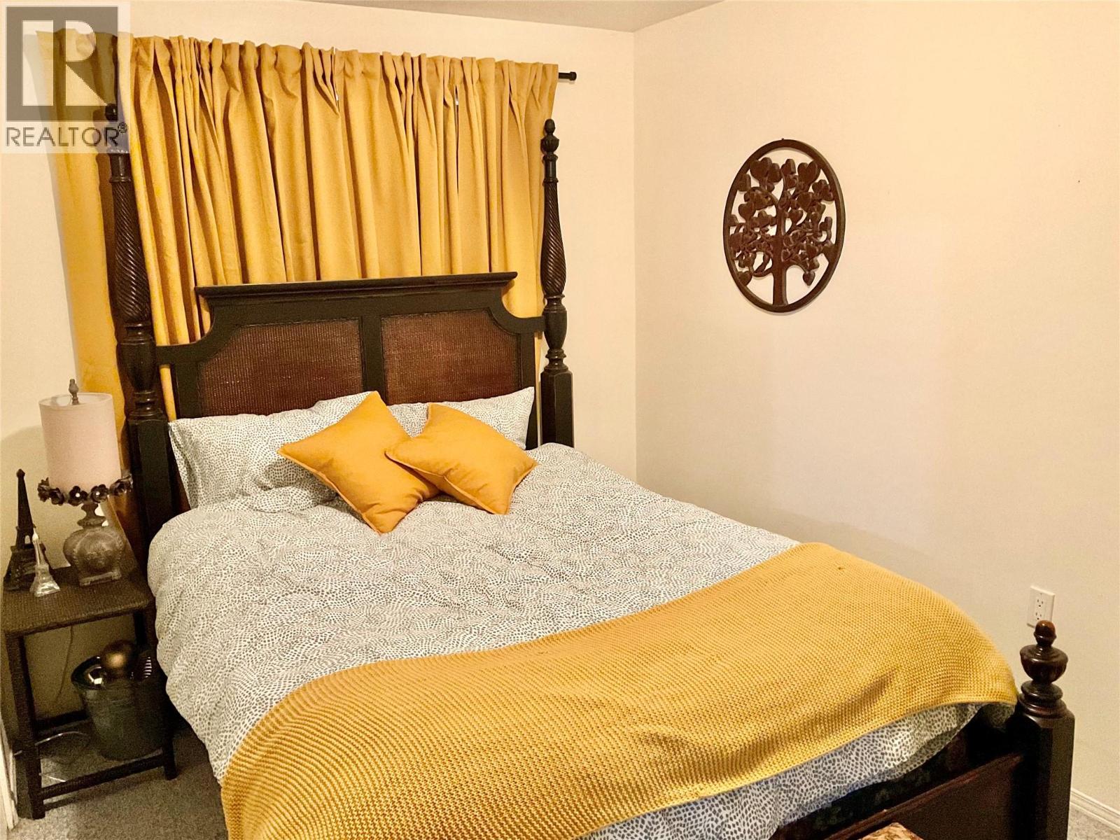 706 Central Avenue, Midway