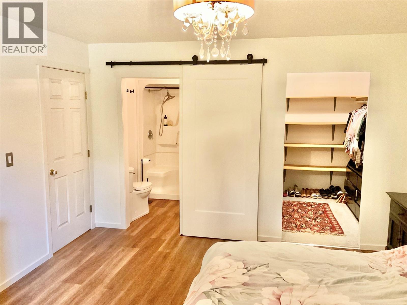 706 Central Avenue, Midway