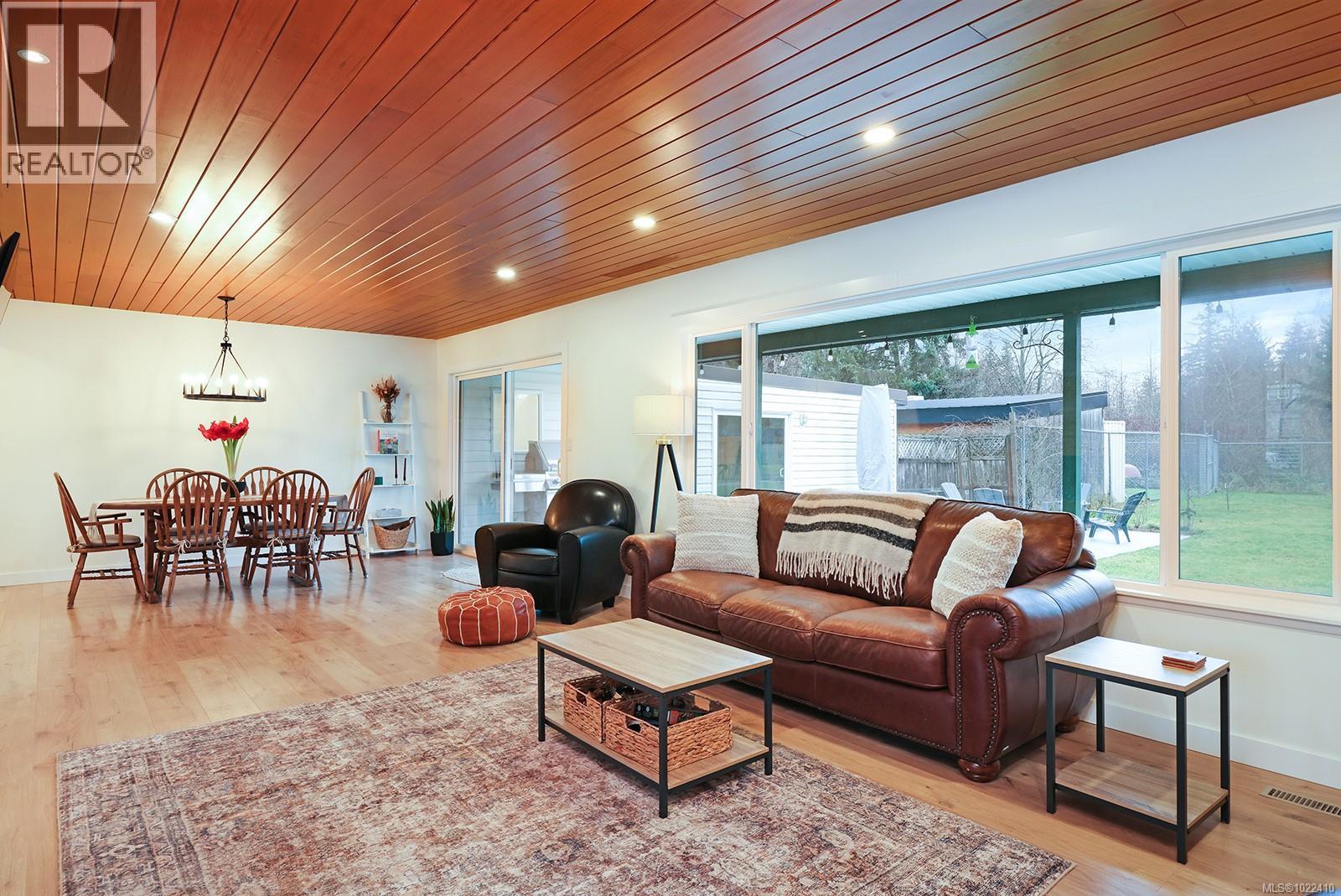 1870 Willis Rd, Campbell River