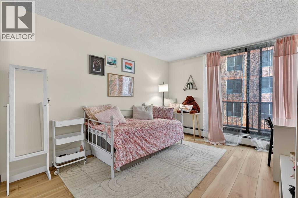 Single Family House for Sale in    Avenue SW Mission Calgary 