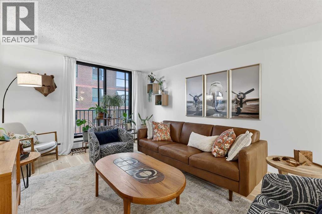 Single Family House for Sale in    Avenue SW Mission Calgary 