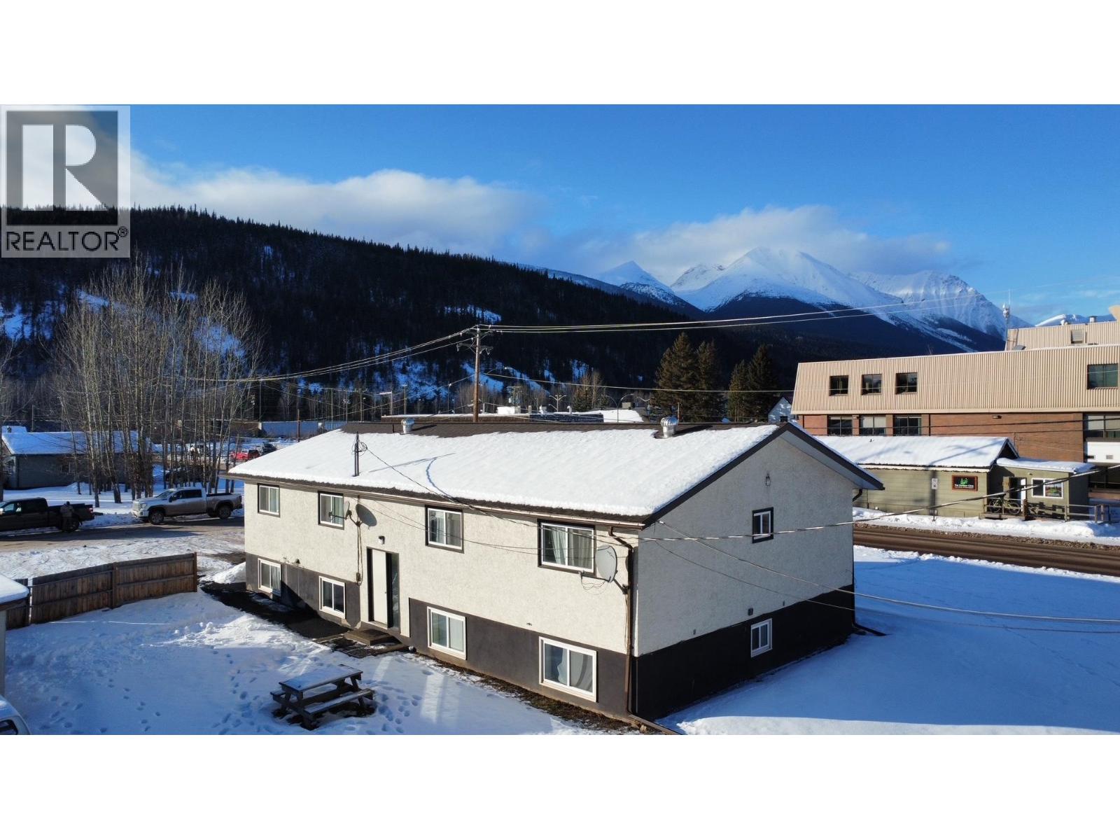 1064 KING Street, Smithers