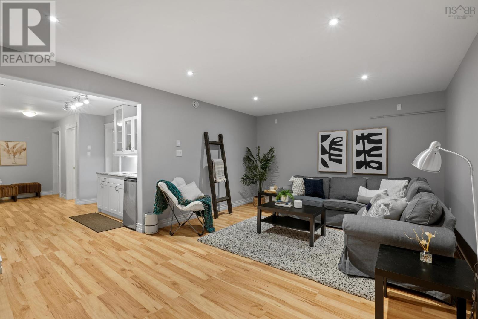 Property 35 of 49 of 38 Greenside Lane