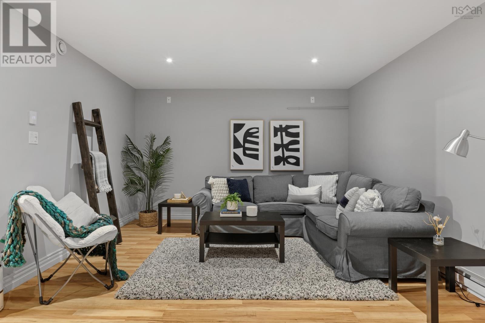 Property 36 of 49 of 38 Greenside Lane