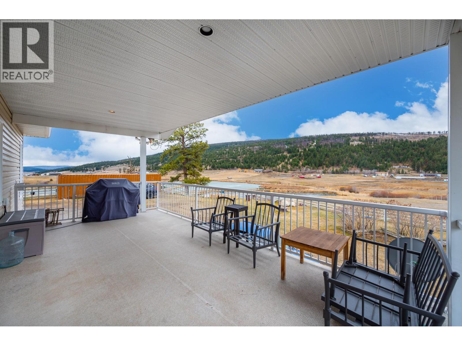 7494 West Subdivision Road, Clinton