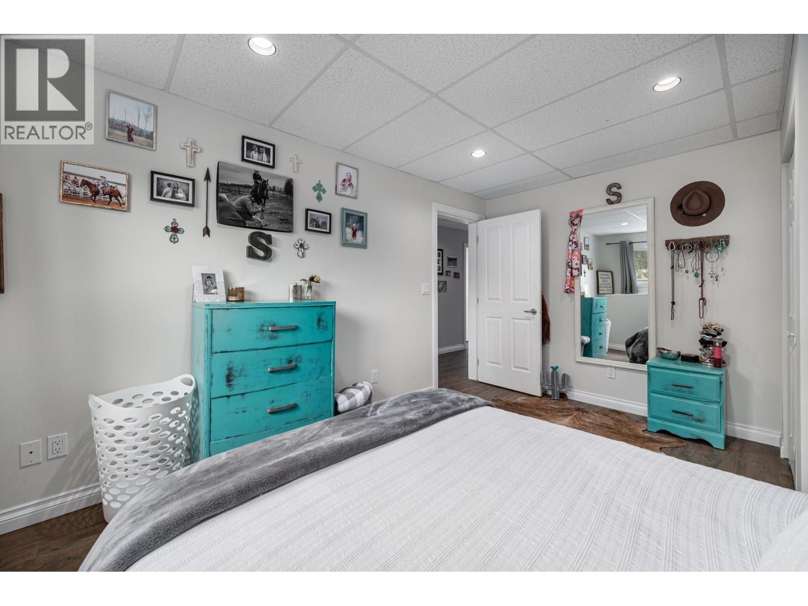 7494 West Subdivision Road, Clinton