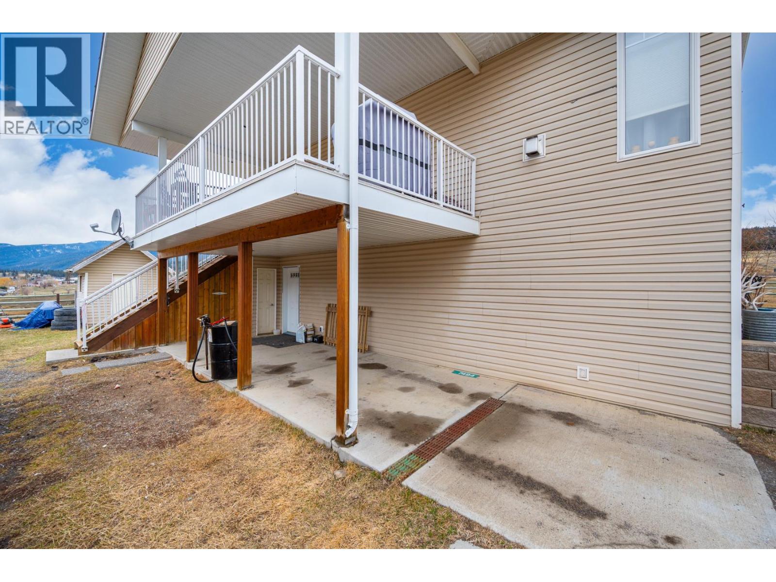 7494 West Subdivision Road, Clinton