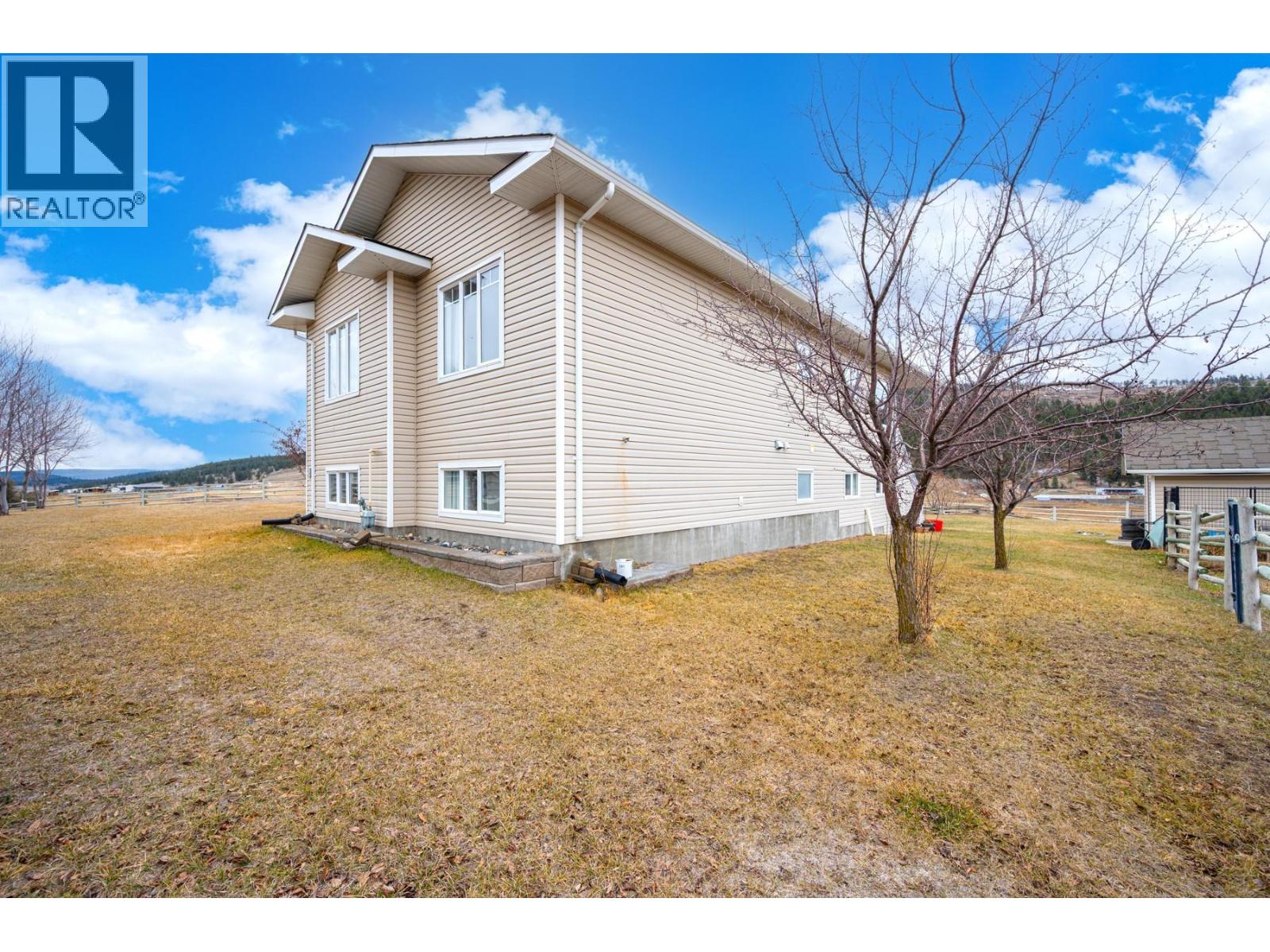 7494 West Subdivision Road, Clinton