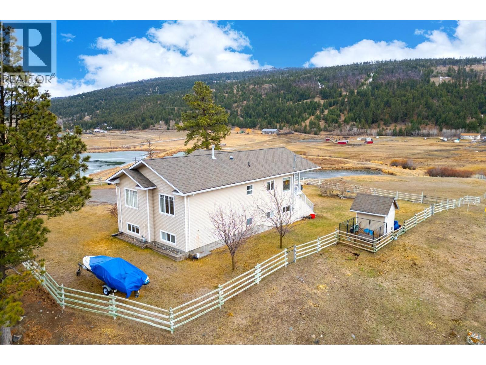 7494 West Subdivision Road, Clinton