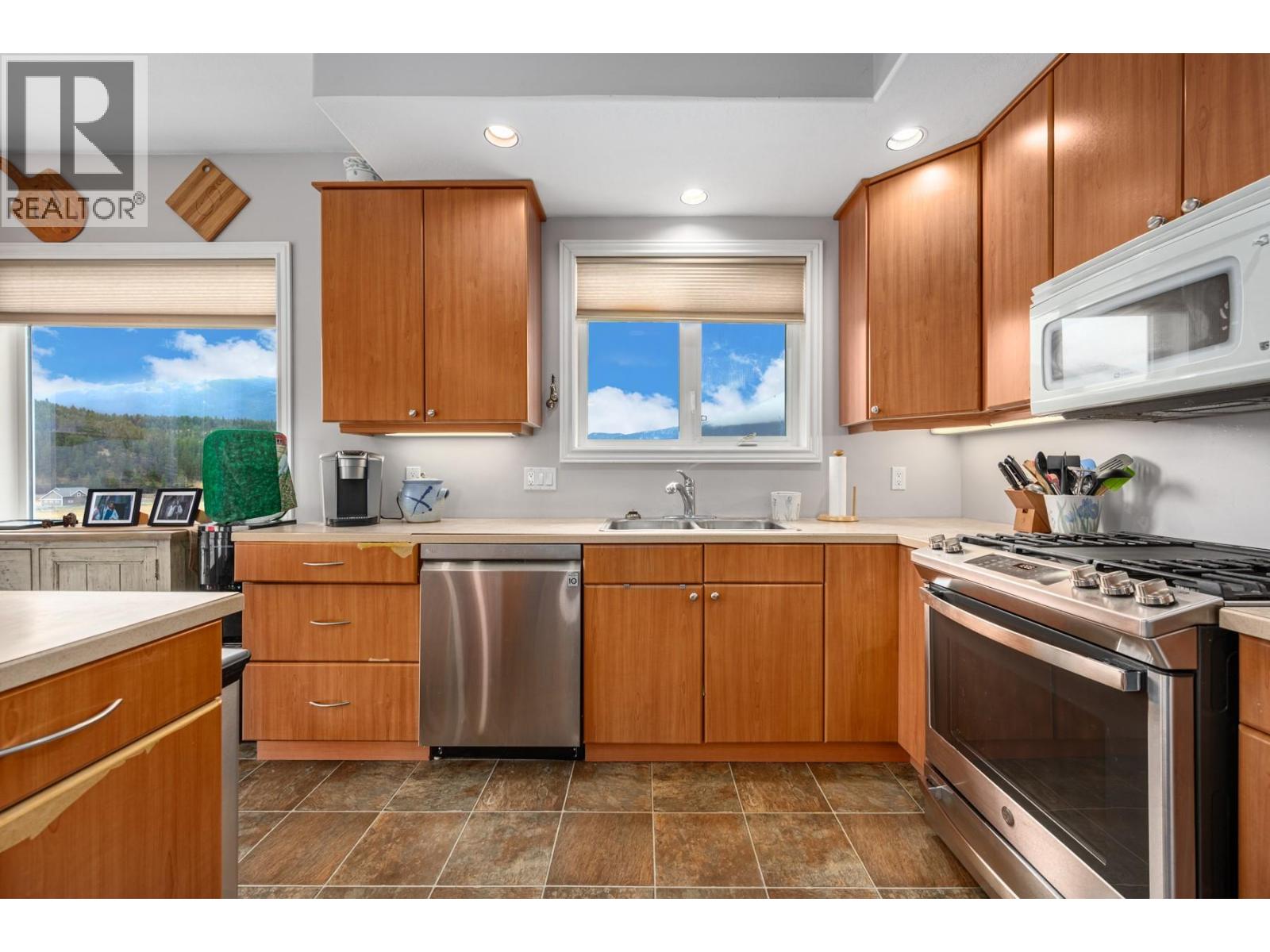 7494 West Subdivision Road, Clinton