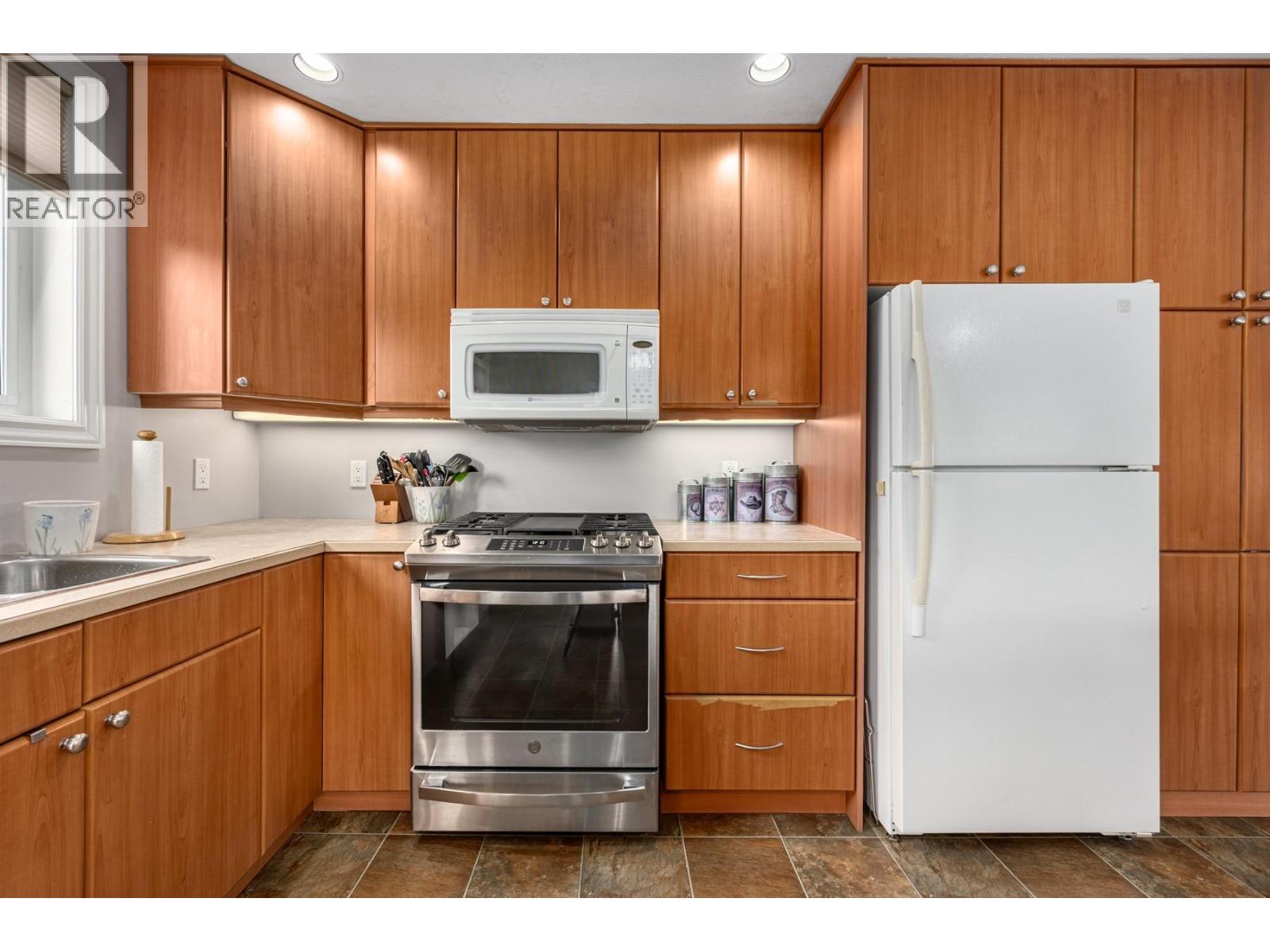 7494 West Subdivision Road, Clinton