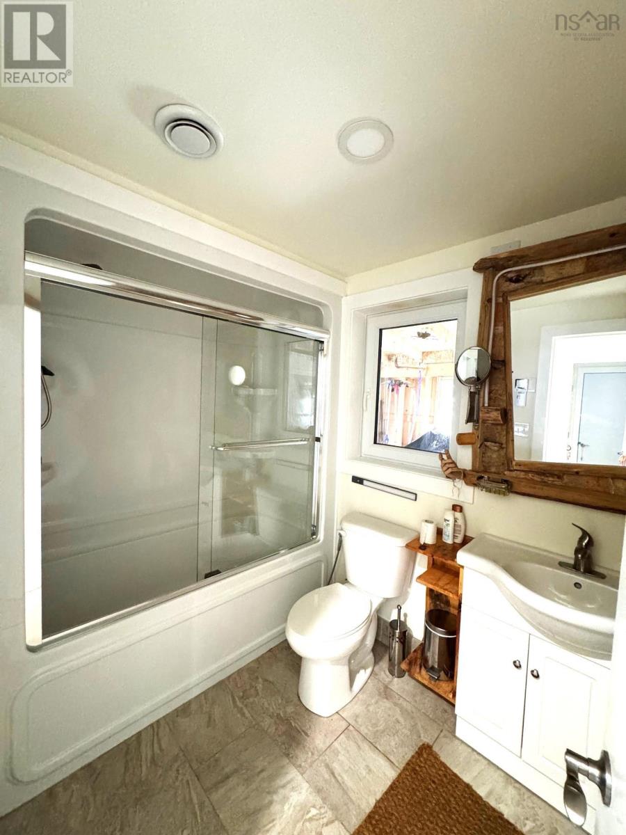 Property 14 of 49 of 284 Rodney Drive