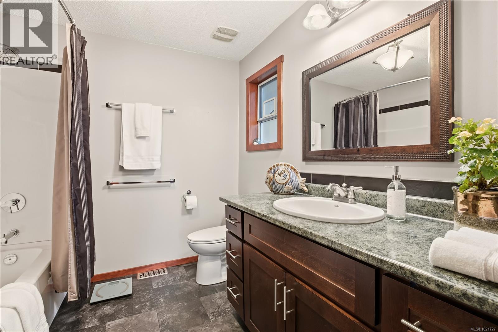 9644 Lakeshore Rd - 20