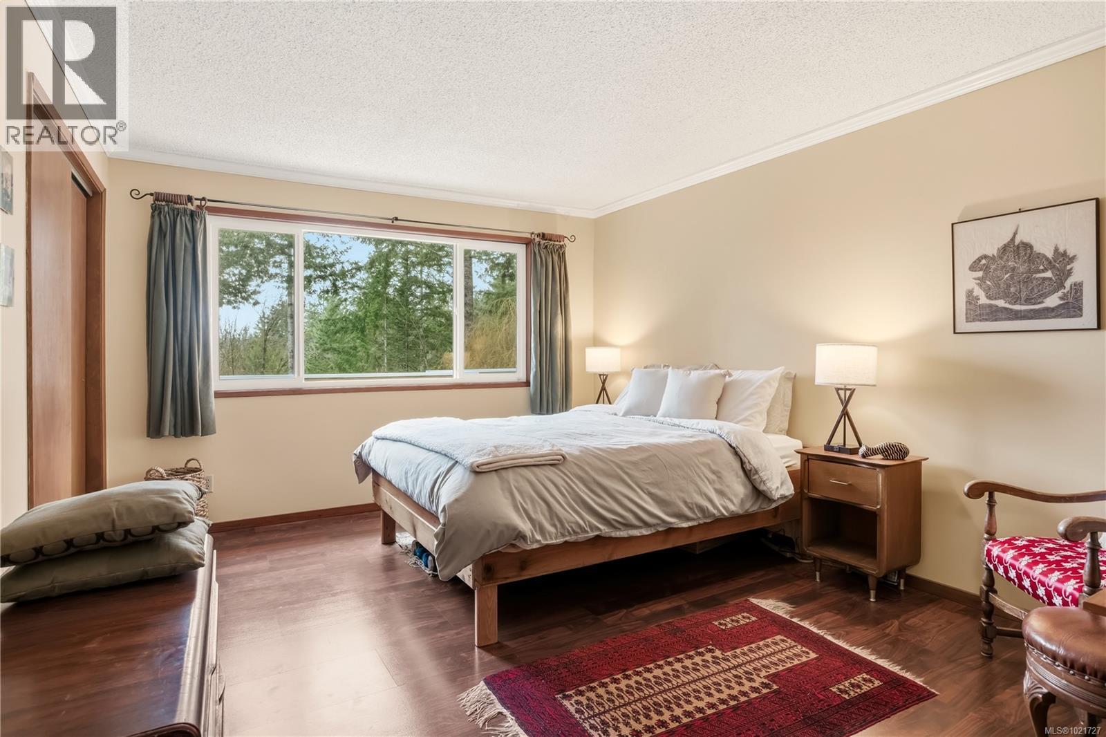 9644 Lakeshore Rd - 17