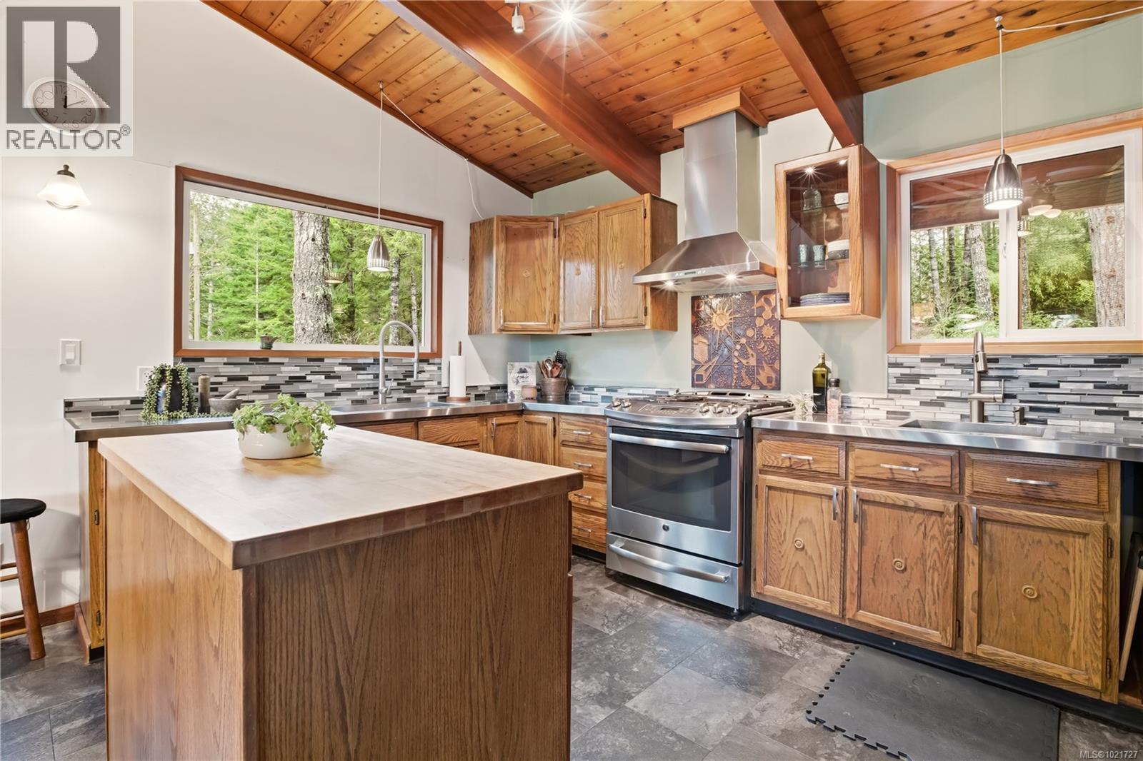 9644 Lakeshore Rd, Port Alberni