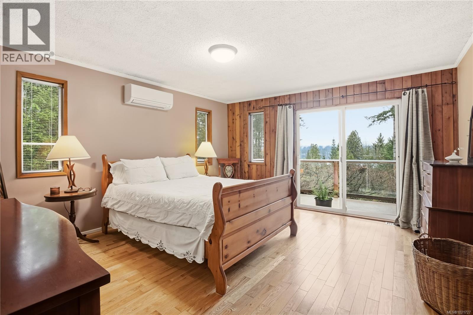 9644 Lakeshore Rd - 8