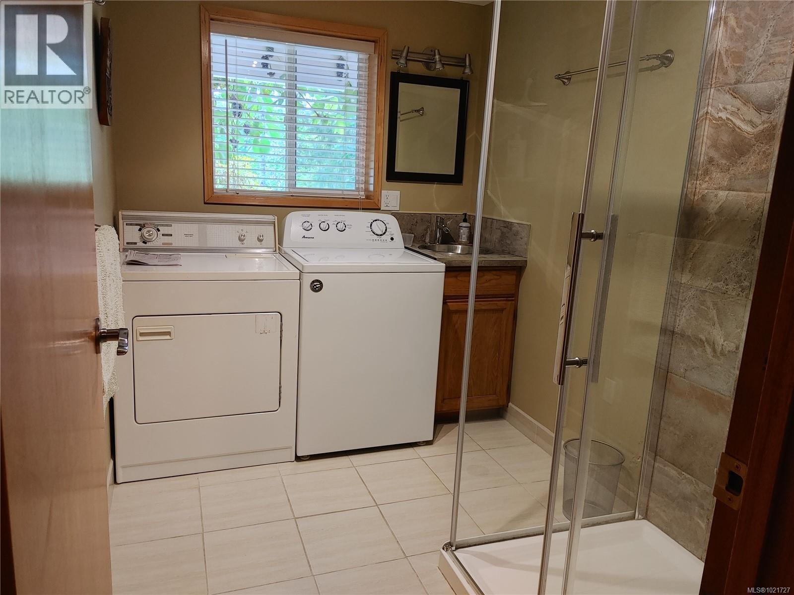 9644 Lakeshore Rd, Port Alberni