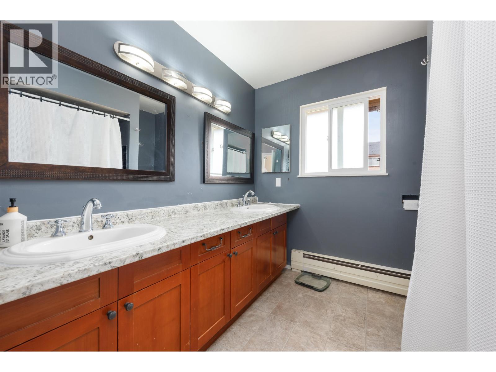 38850 BUCKLEY AVENUE, Squamish