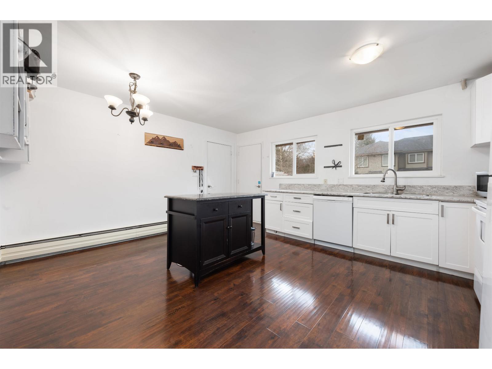 38850 BUCKLEY AVENUE, Squamish