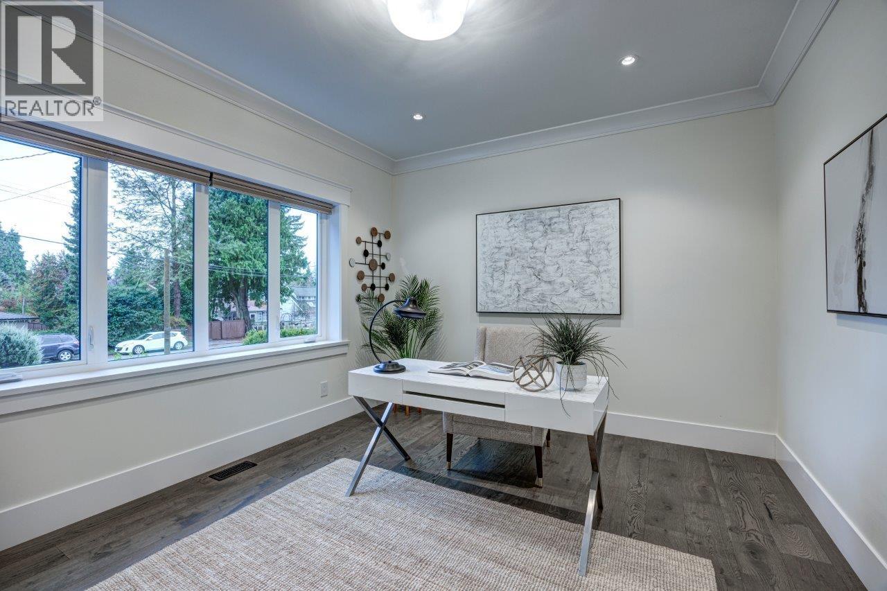 1510 DOVERCOURT ROAD, North Vancouver