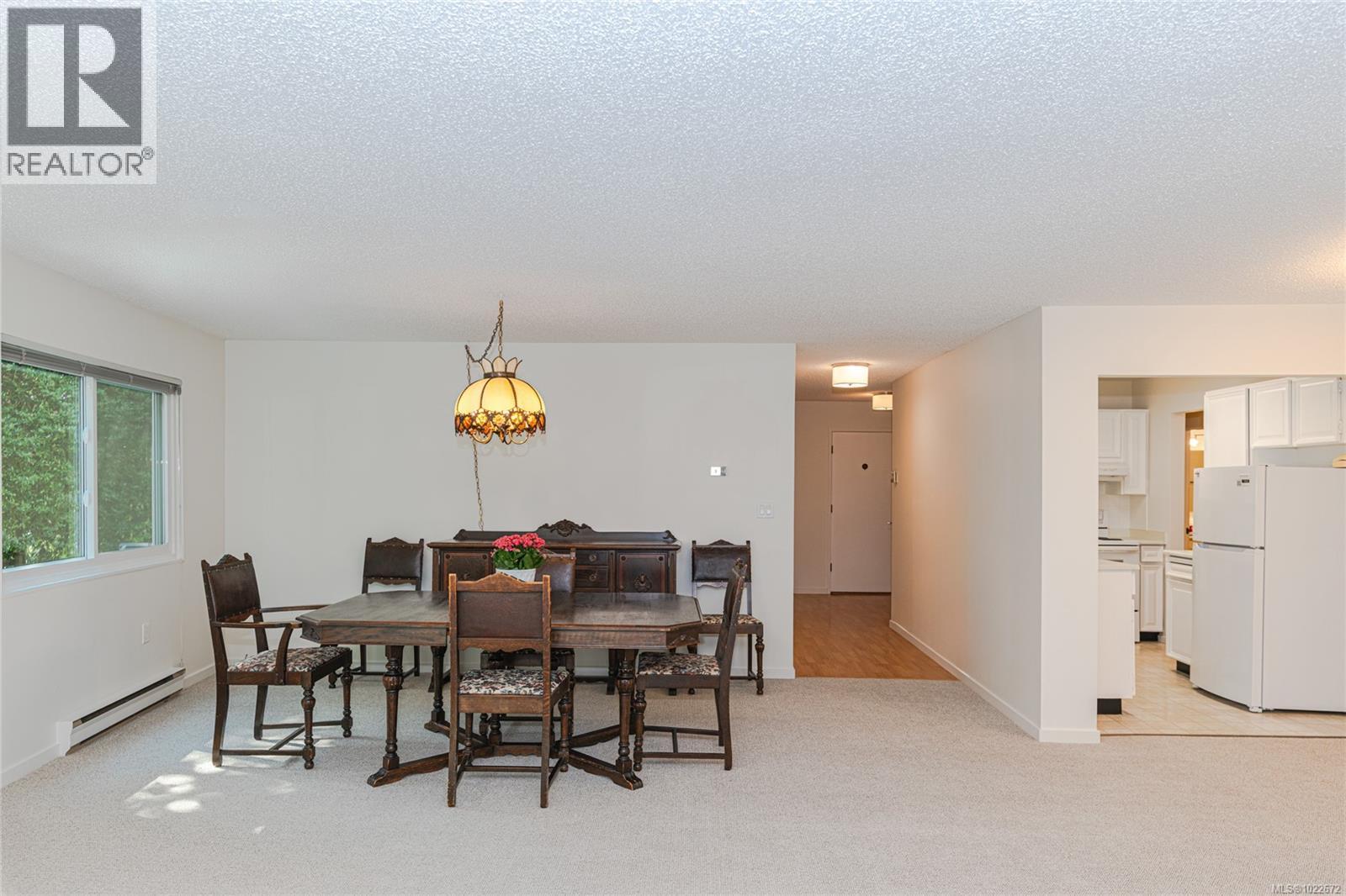 201 1875 Lansdowne Road, Saanich