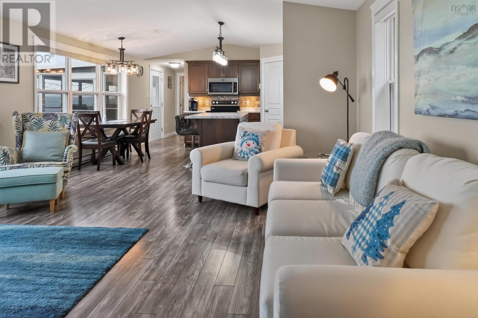 Property 20 of 50 of 9653 East Bay Highway