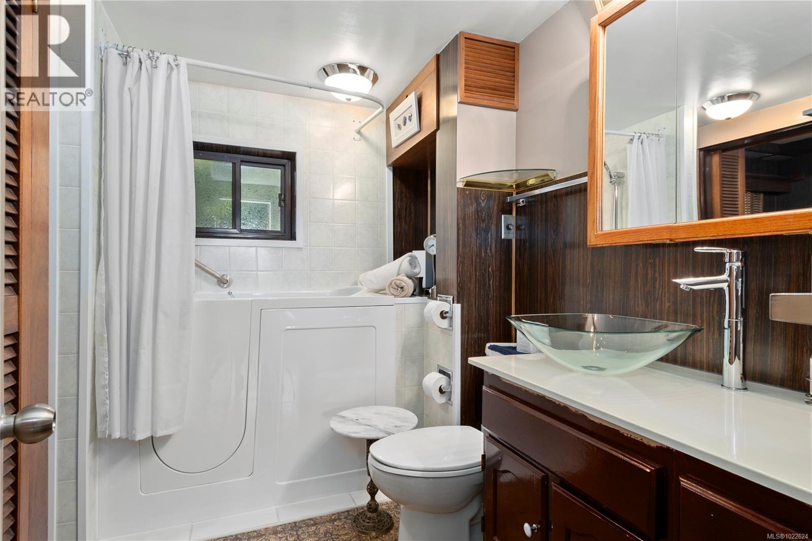561 & 565 Island Hwy, Campbell River