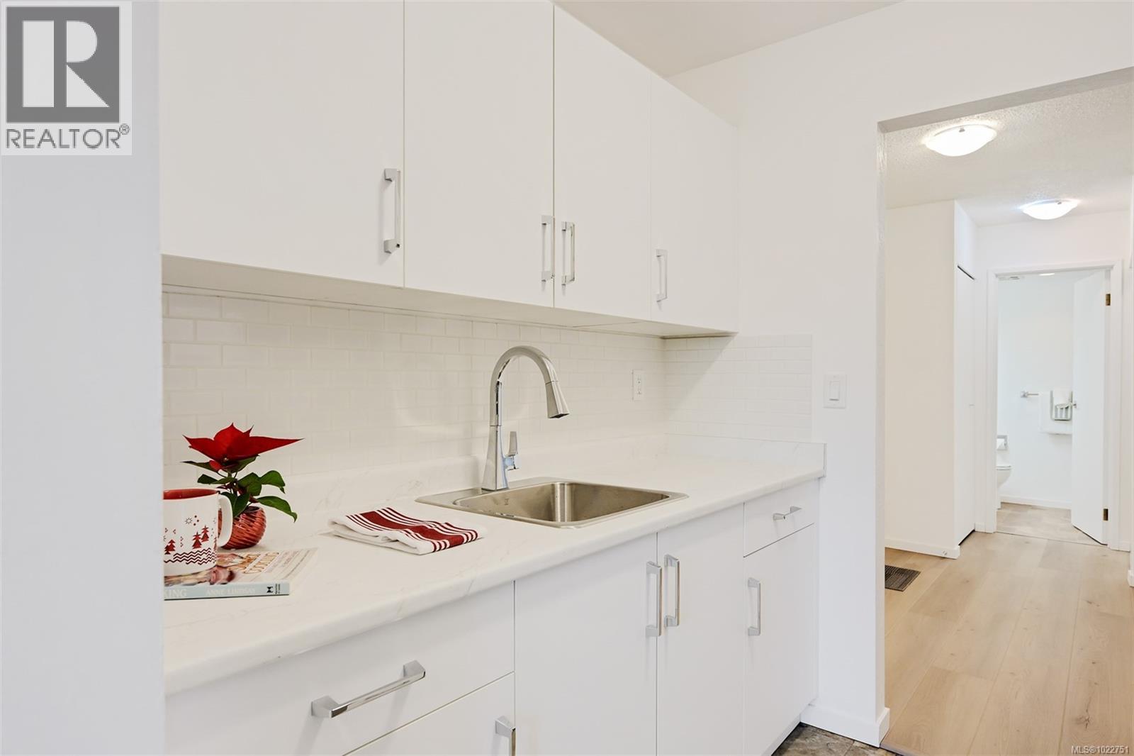 206 2610 Graham Street, Victoria