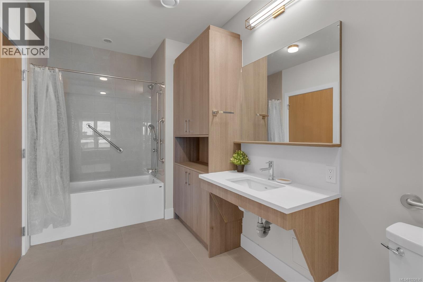 1009 622 Admirals Rd, Esquimalt