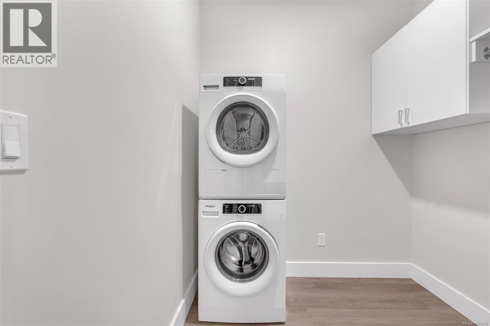 1009 622 Admirals Rd, Esquimalt