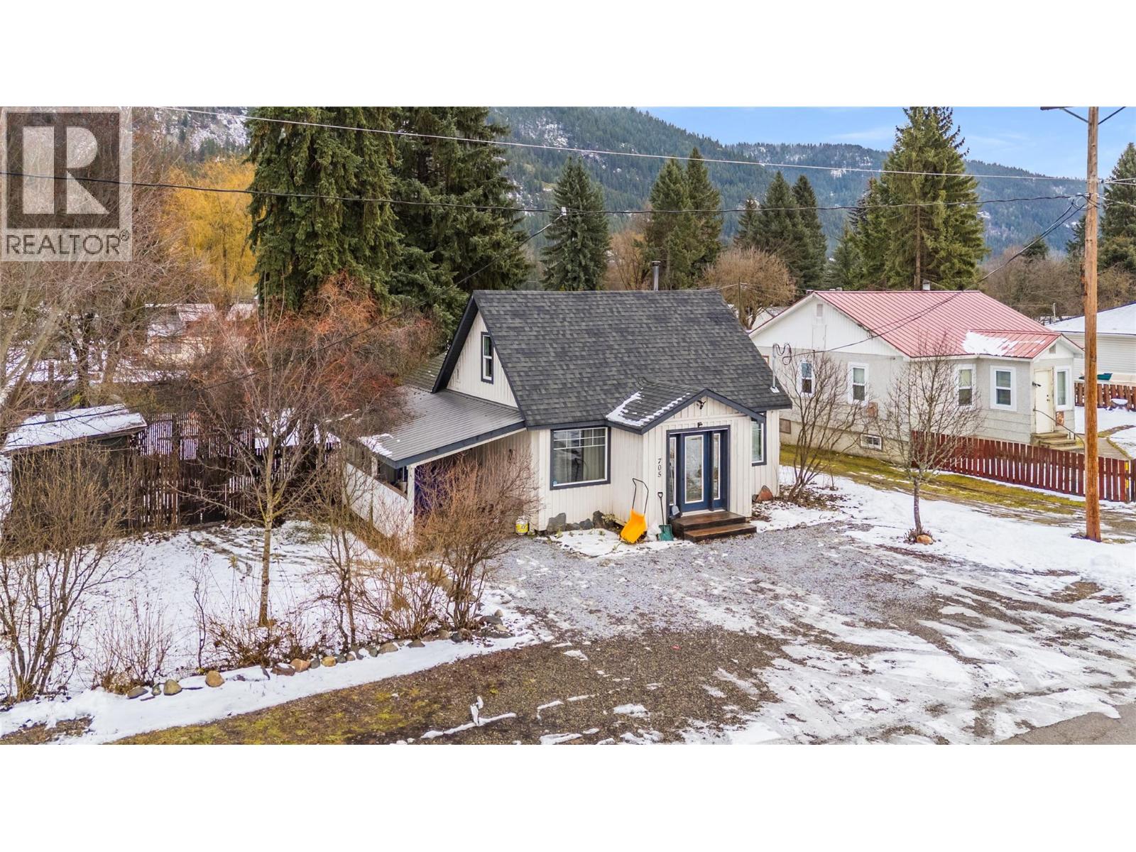 705 Glendale Avenue Lot# Lot 2&3, Salmo