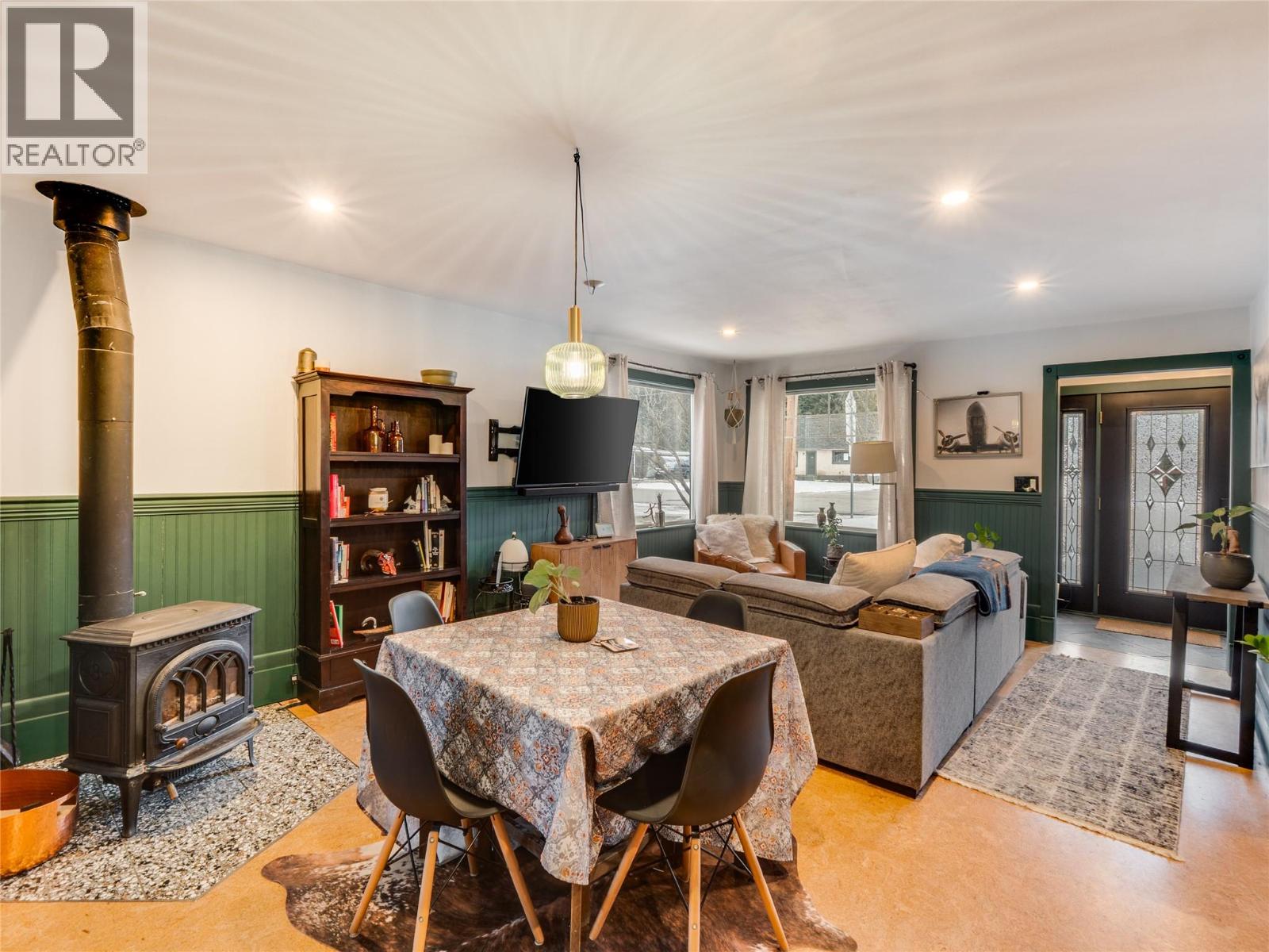 705 Glendale Avenue, Salmo