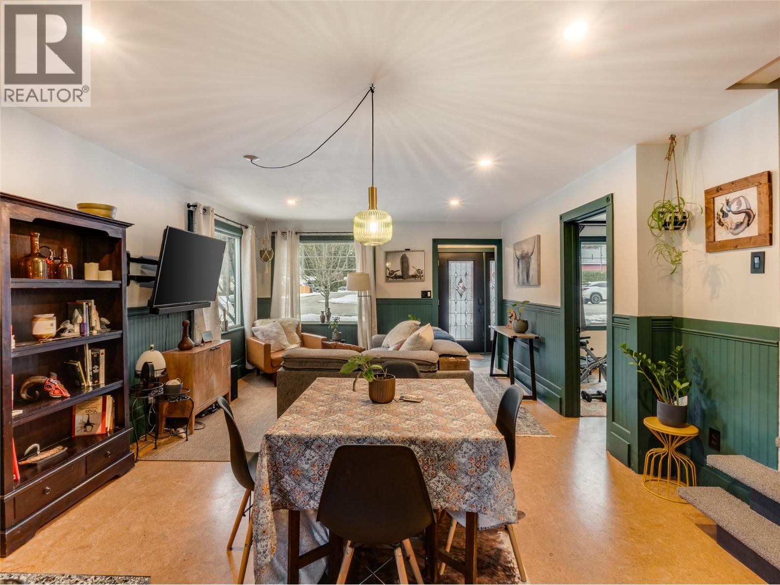 705 Glendale Avenue, Salmo