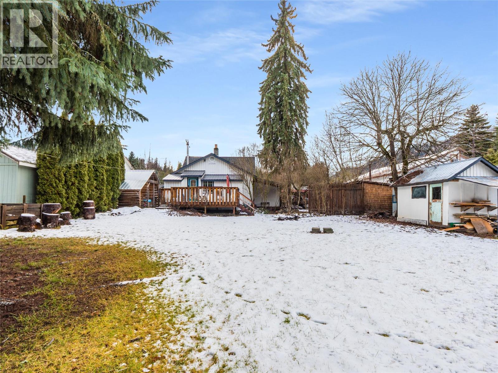 705 Glendale Avenue, Salmo